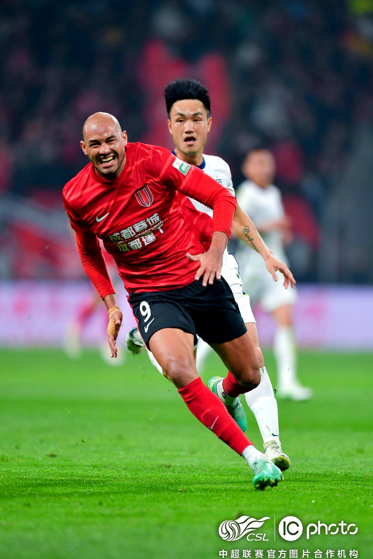 包含汉堡球员获得主教练力挺，全队集结冲刺胜利的词条