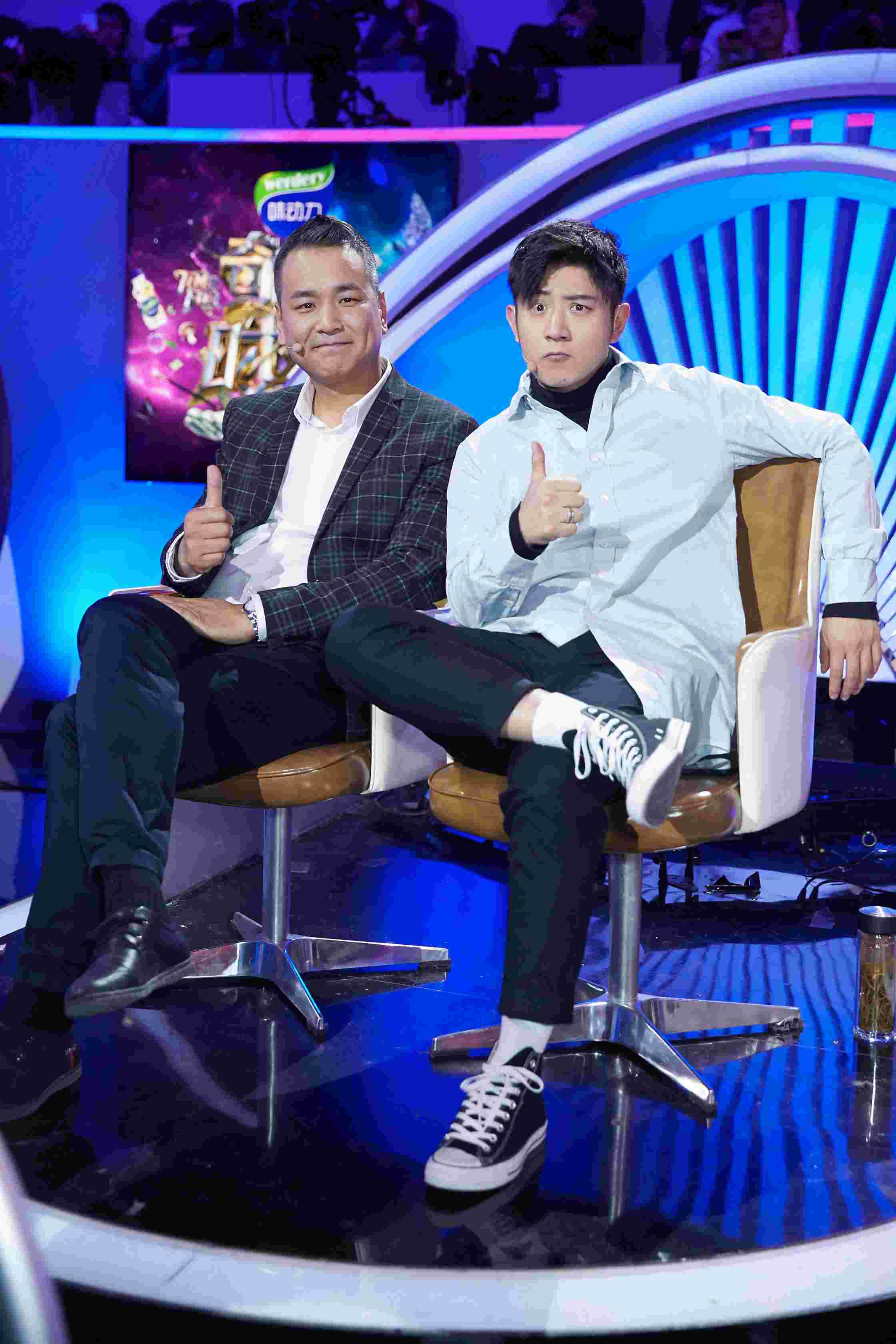 包含赛季收官之战打响，球员化身英雄的词条