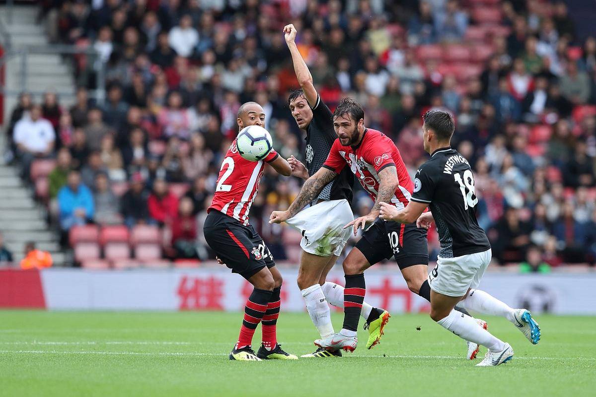 包含里尔球员身体状况堪忧，备战面临挑战的词条