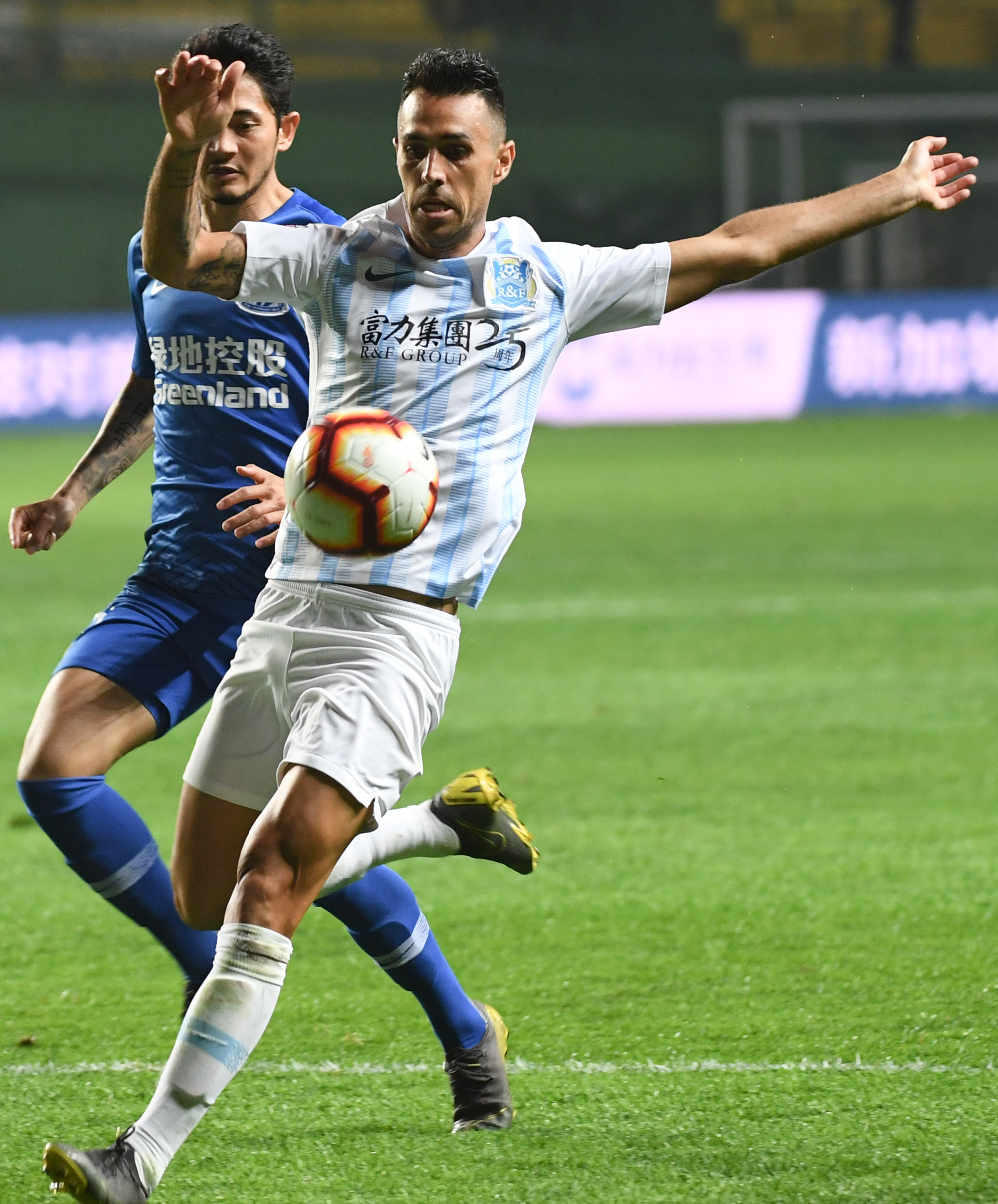 江苏舜天客场不敌广州富力，球员需加强训练 