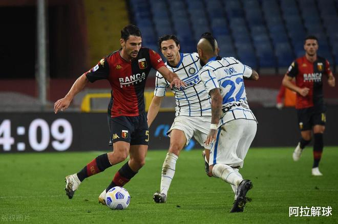 包含卡利亚里客场击败克罗托内，止住颓势的词条