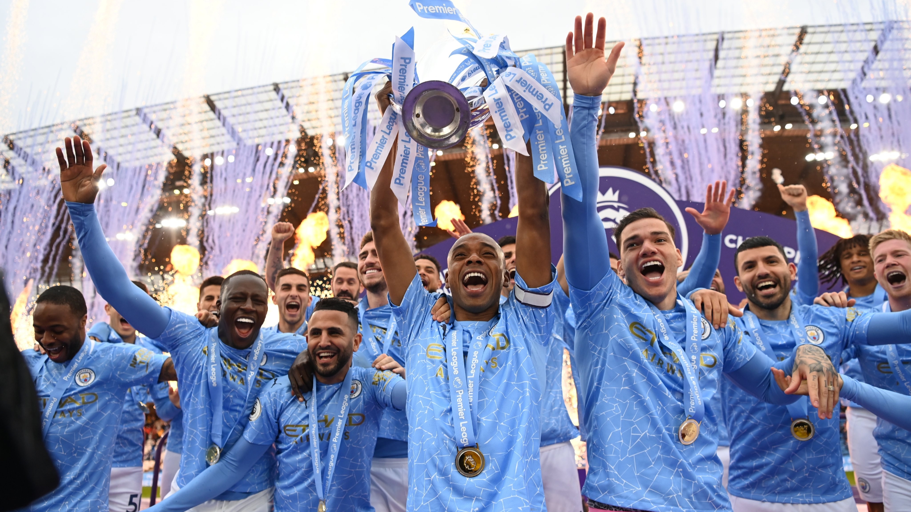 重要足球比赛中取得重要胜利的球队 