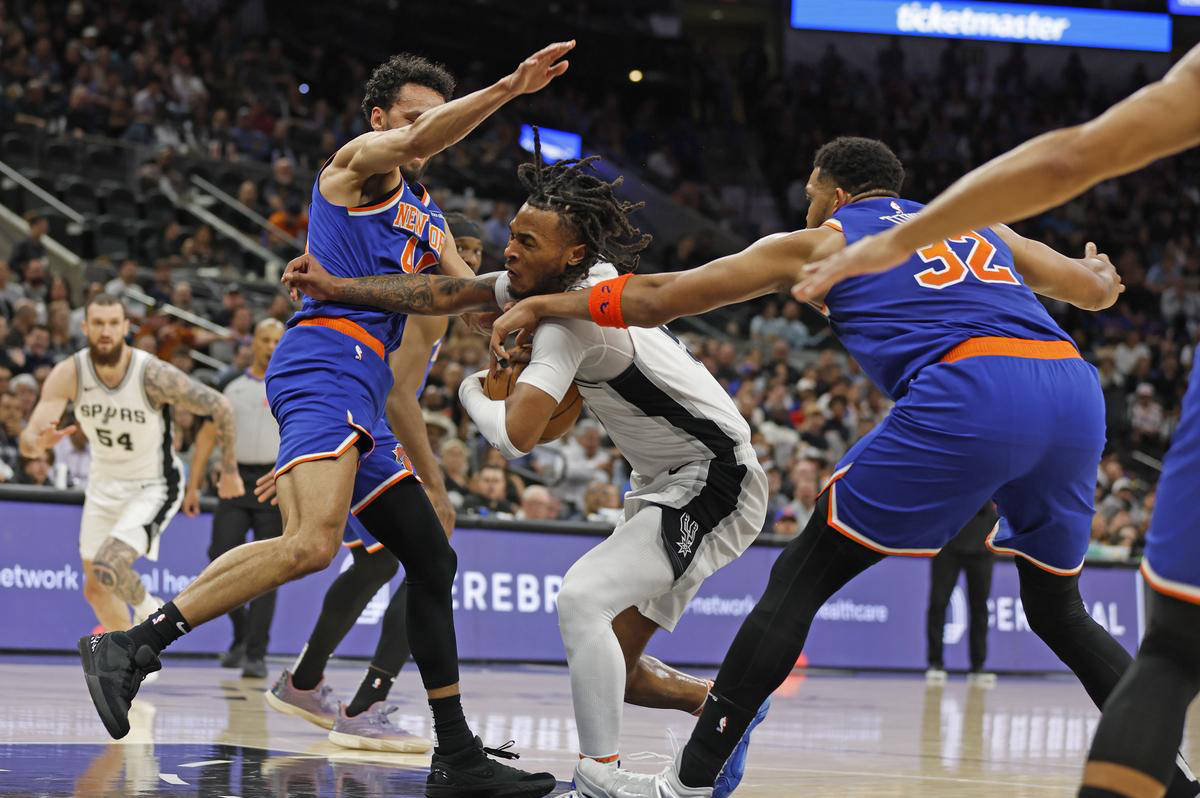 巨人之争不断上演,马刺逆袭灭掘金的简单介绍 巨人之争不断上演,马刺逆袭灭掘金的简单介绍