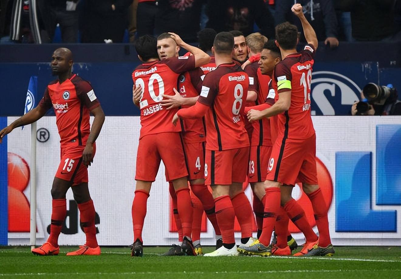 关于南安普顿签下德甲球员,加强中场实力的信息 关于南安普顿签下德甲球员,加强中场实力的信息