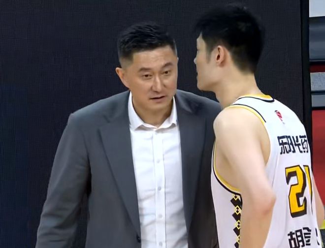 包含广东队大胜，扩大领先优势，连胜势头不减的词条