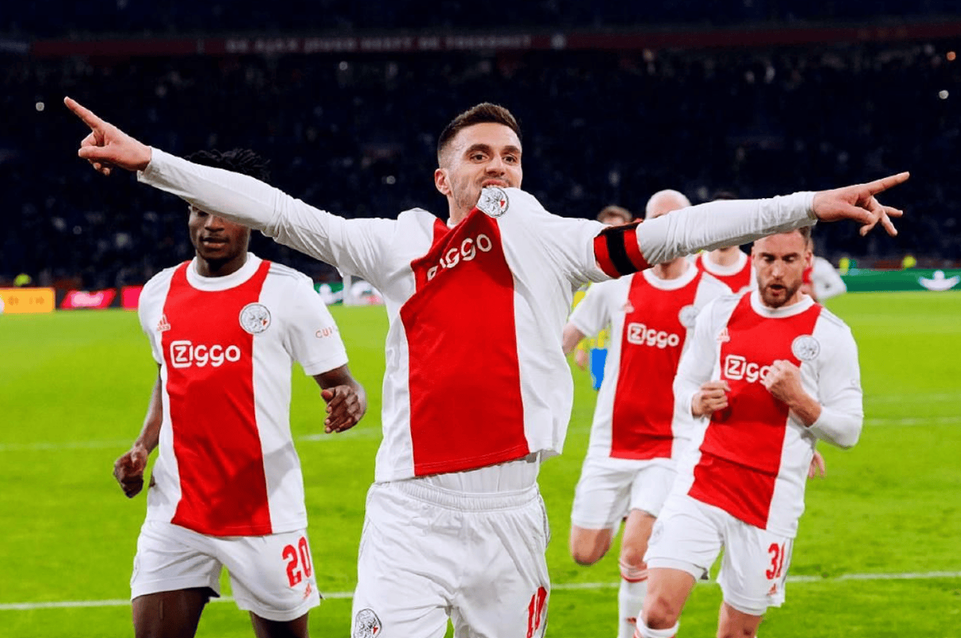 阿贾克斯队员备战热刺，决赛名额成谜的简单介绍