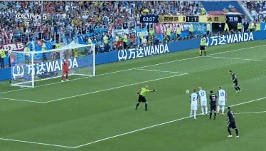 战略博弈：欧洲足球俱乐部争夺战打响的简单介绍