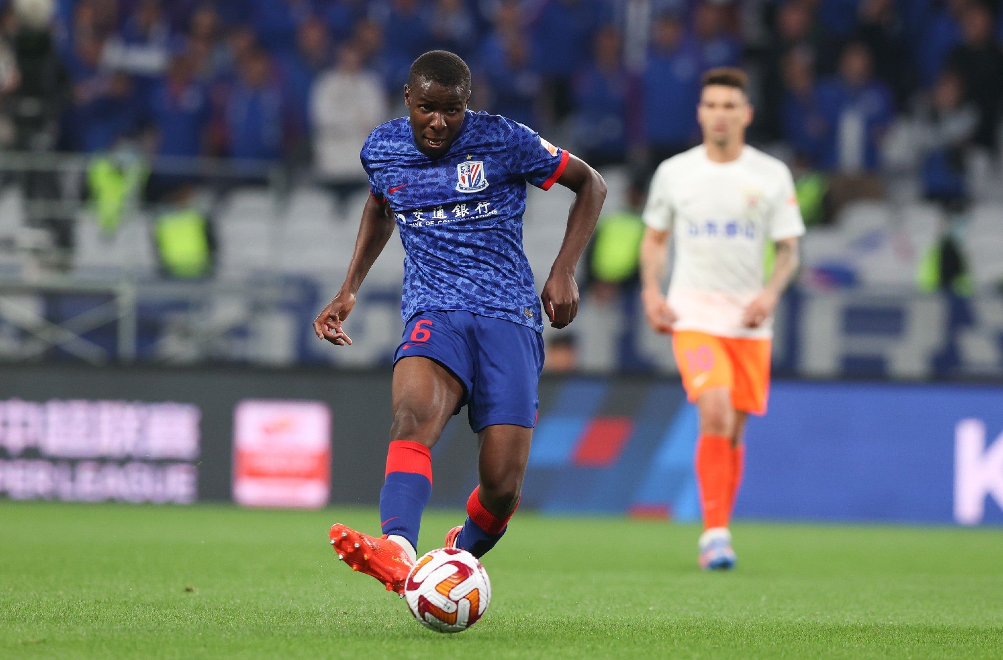 包含外援助力球队逐渐适应，表现逐渐走高的词条