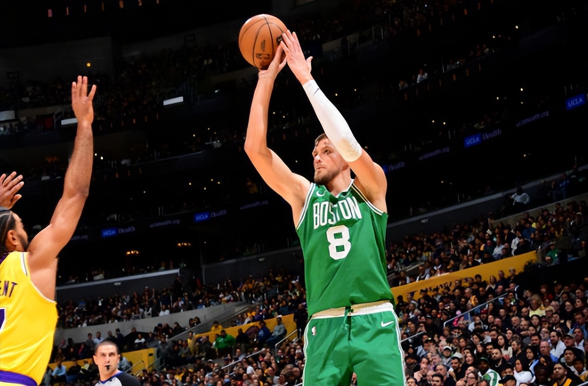 凯尔特人主场负太阳，三分球命中率低迷的简单介绍