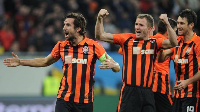 关于阿贾克斯客场力克顿涅茨克矿工，挺进下一轮的信息