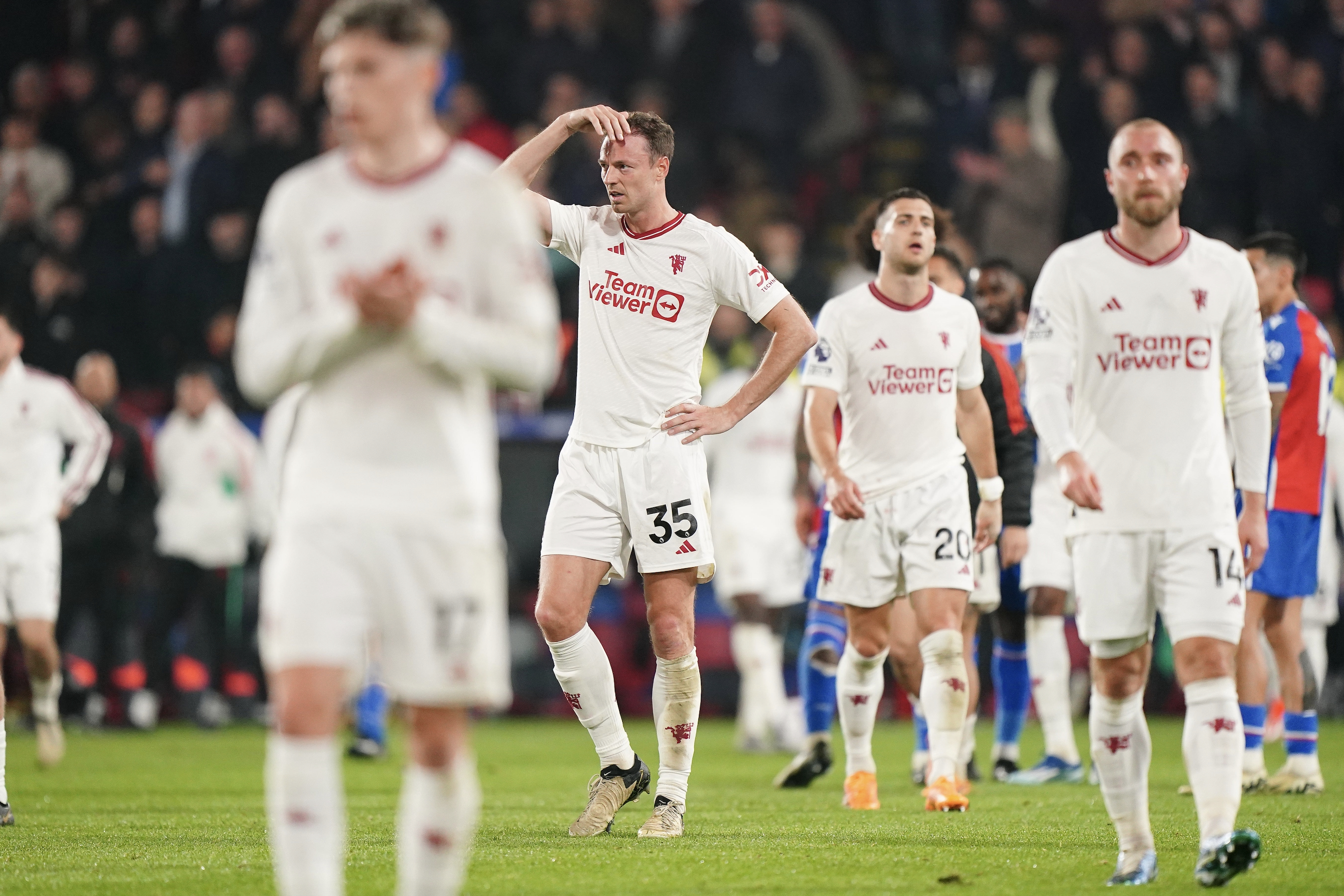 曼联客场战平哈德斯菲尔德，保持不败 