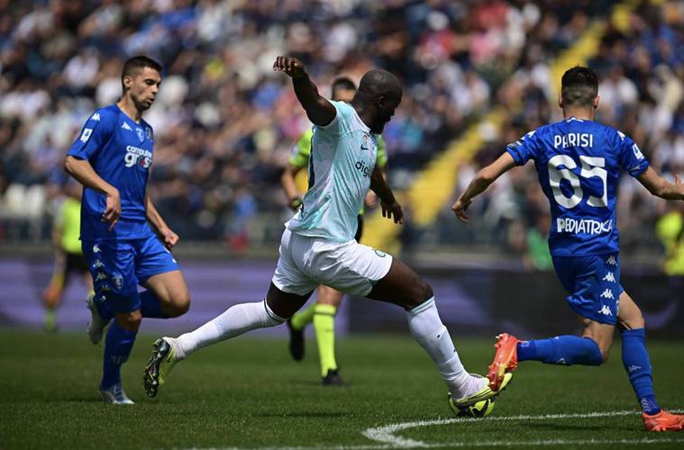 关于维罗纳战胜恩波利，取得关键胜利的信息