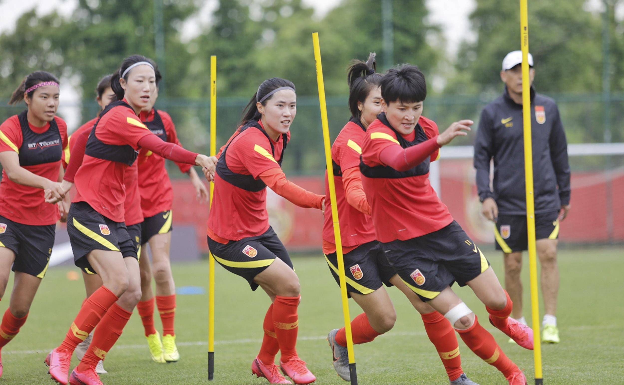 中国女足备战世界杯,强化技术训练 中国女足备战世界杯,强化技术训练