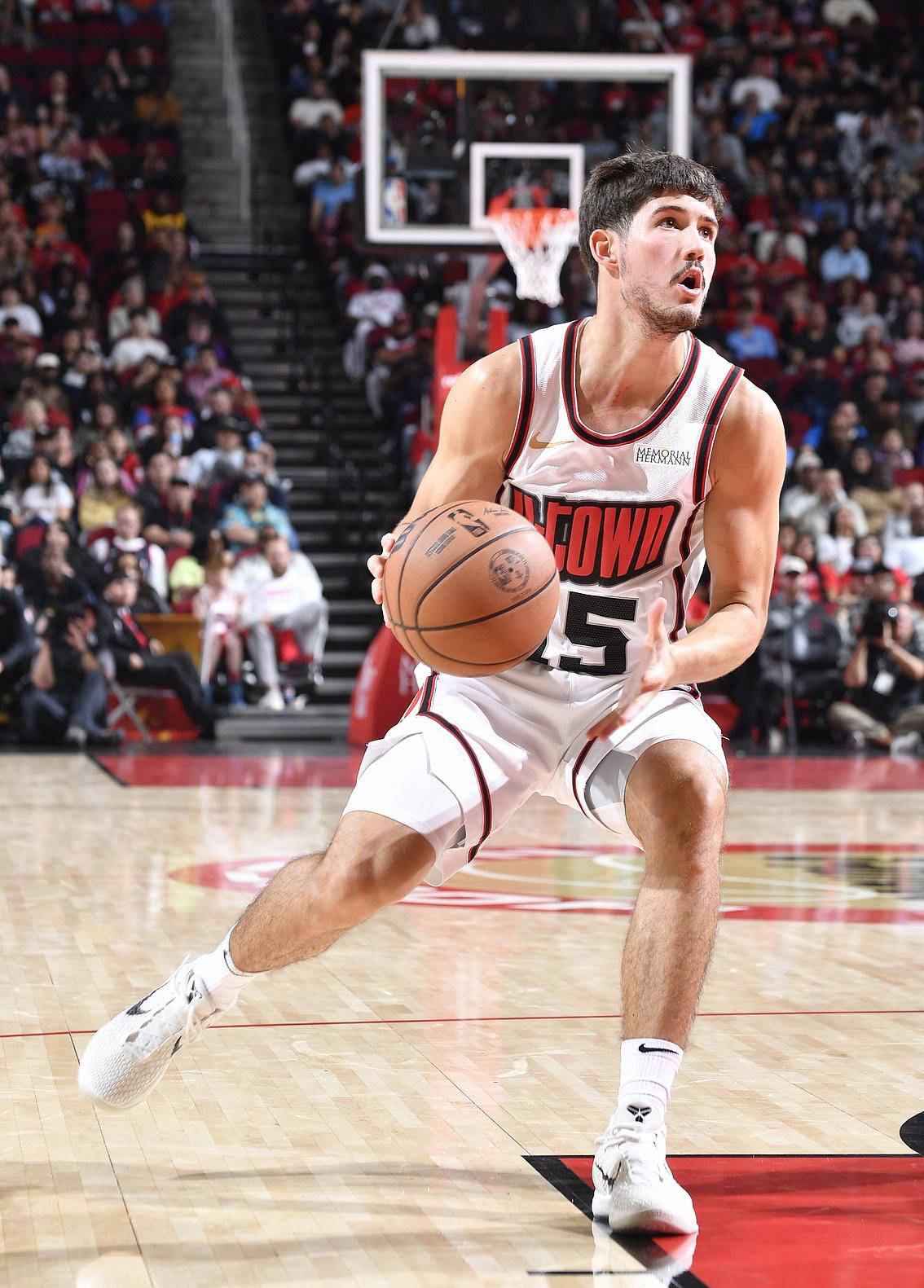 包含火箭队新秀表现抢眼，成为球队未来重要力量的词条