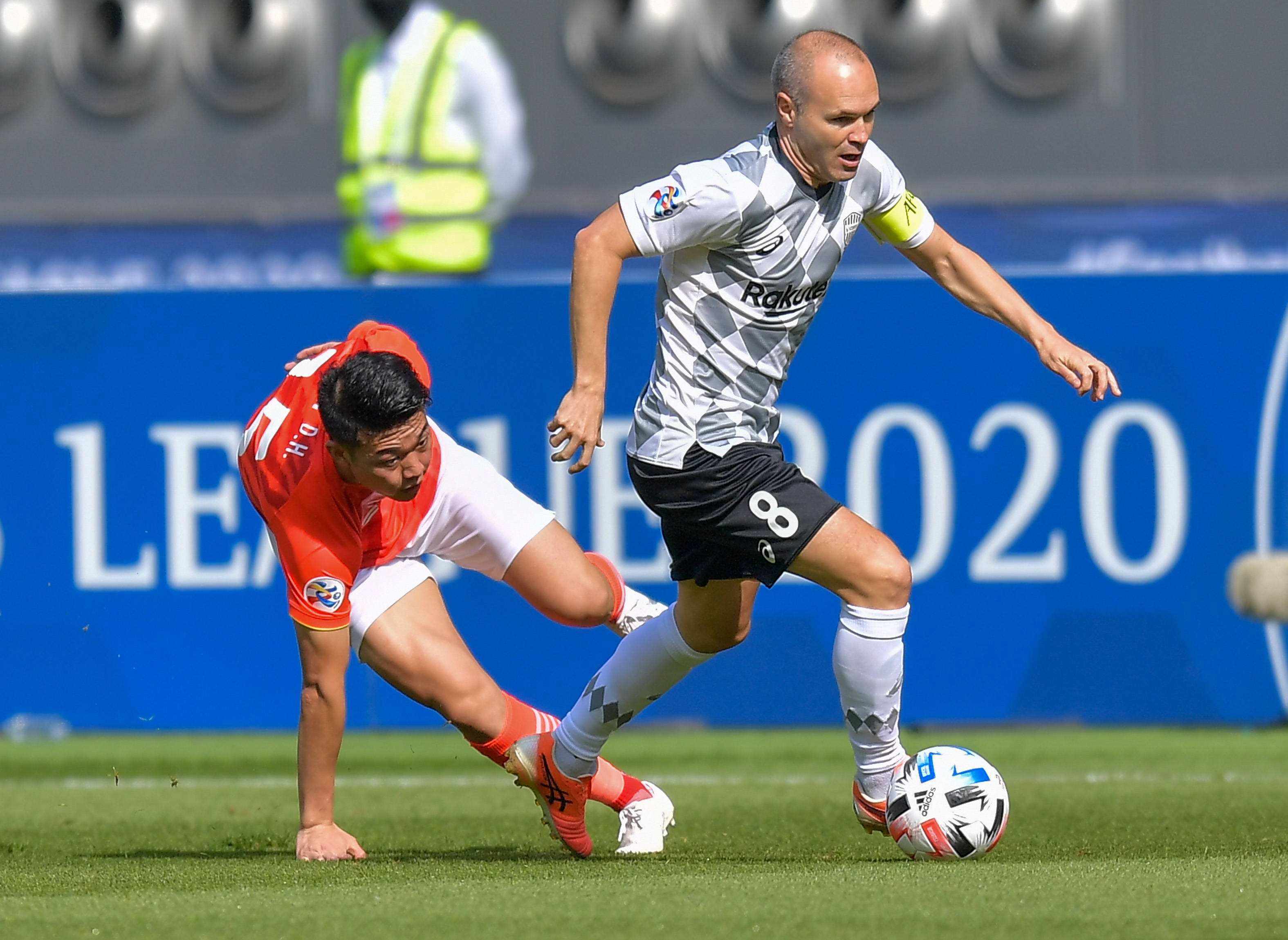 卡昂顽强抵挡压力，成功捍卫主场荣誉的简单介绍