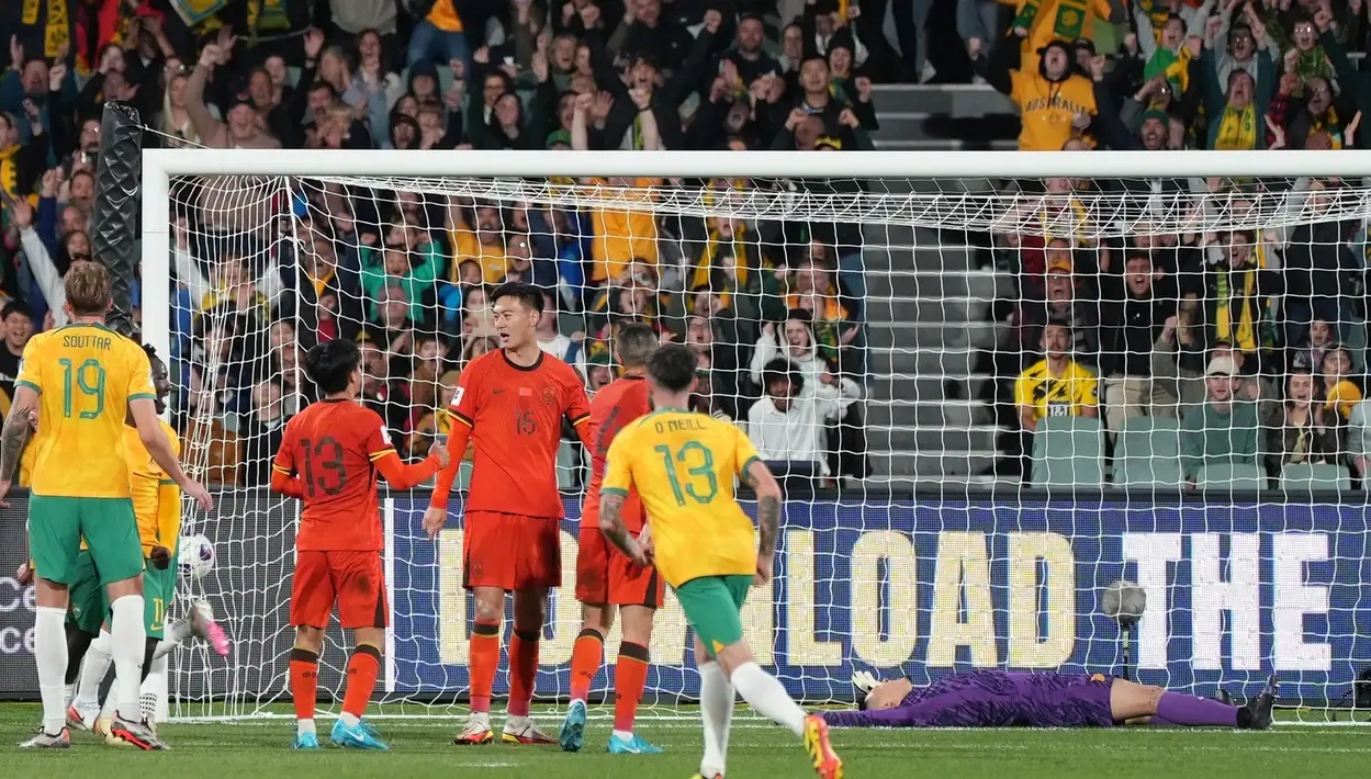 现场观众尖叫声不断,球场内外绝对精彩绝伦!的简单介绍 现场观众尖叫声不断,球场内外绝对精彩绝伦!的简单介绍