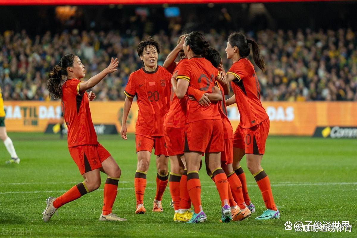 包含国内女子足球赛中，中国队取得胜利进入下一轮的词条